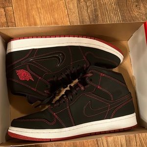 Jordan 1 mid fearless